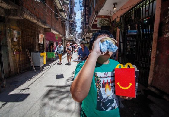 Si hay hambre, una cajita feliz