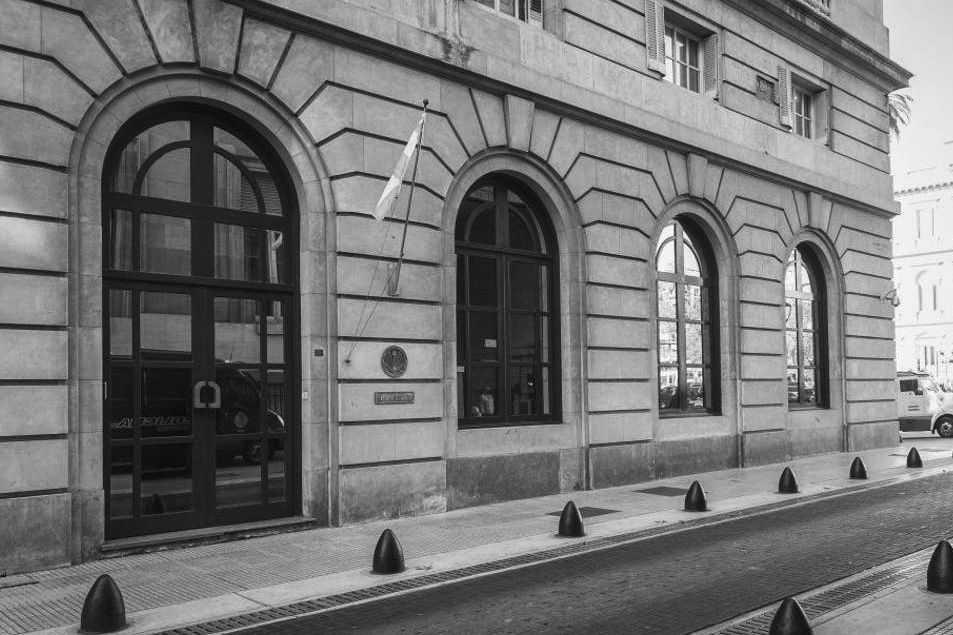 El edificio de la AFI, frente a la Casa Rosada. Emblema de un poder que nadie ve.