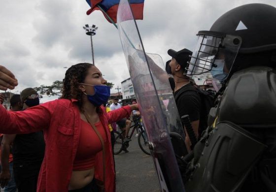Colombia en llamas, entre el ajuste impositivo y los asesinatos en las calles