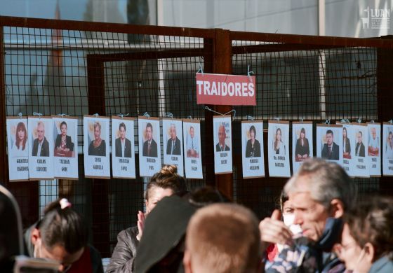 La bronca con los traidores en la Legislatura. Cr�dito: Alex Dukal- Luan Colectiva de Acci�n Fotogr�fica.