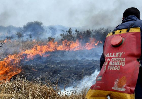 El “fuego amigo” de los medios en los incendios de Córdoba