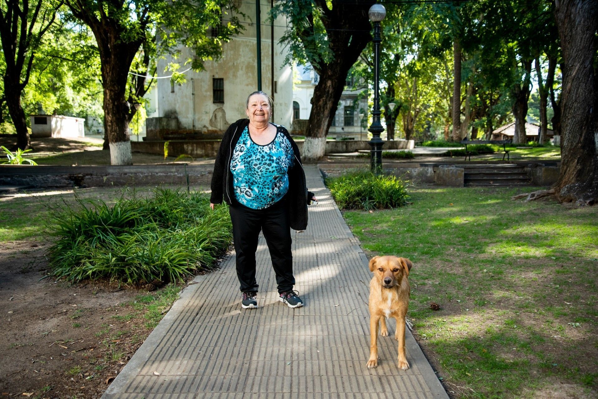 La actriz Nilda Sindaco, revelación de la serie División Palermo, en los járdines del Moyano || Crédito: Agustina Salinas